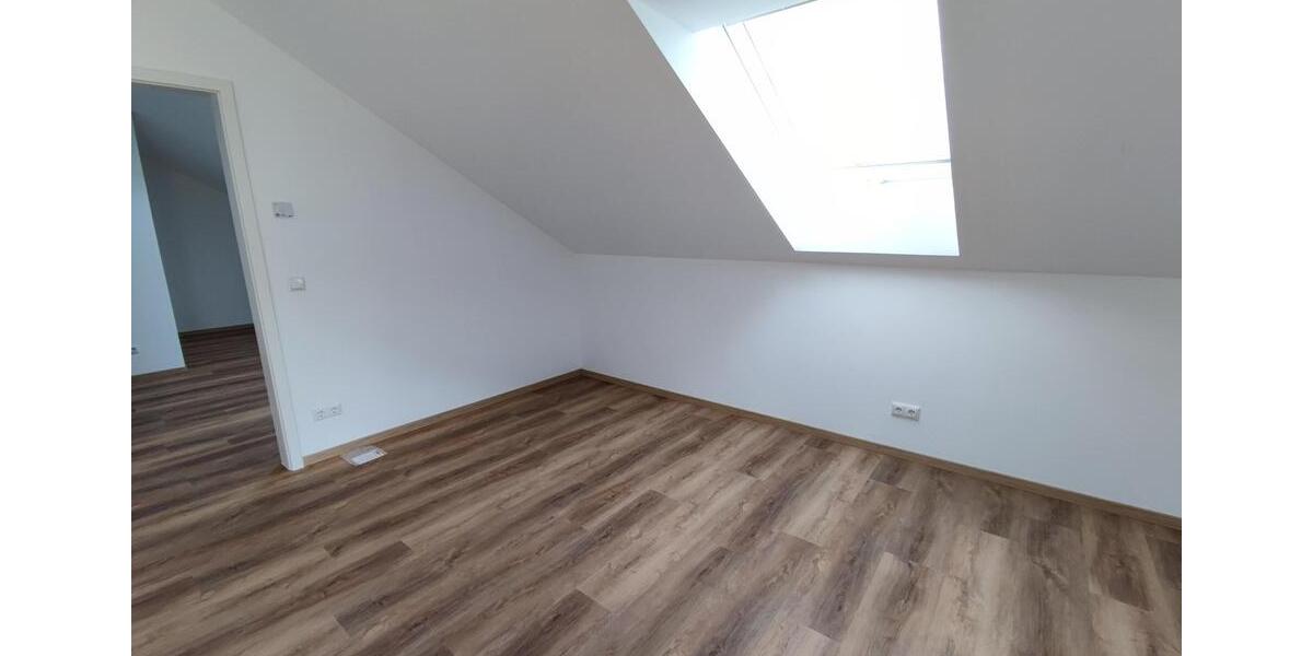 Dachgeschoßwohnung Heldenstein - 2 Zimmer, 73 m&sup2;, 950&euro; | Angebot:26322276