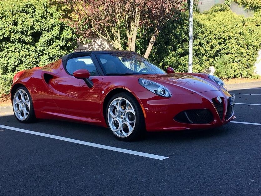 Alfa Romeo 4C 2.475 km 110.000 € Linz/Rhein 53545