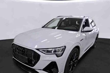 Audi e-tron 44.789 km 33.990 &euro; Hamburg 22047