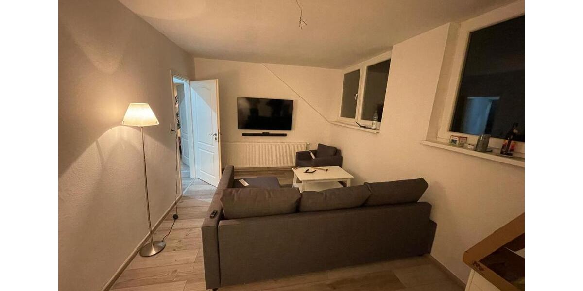 Zweifamilienhaus + Einliegerwohnung auf großem Grundstück – ruhig 11 zimmer