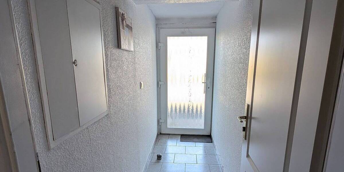 Geräumiges Zweifamilienhaus in ruhiger Ortsrandlage 7 zimmer