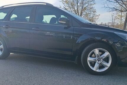 Ford Focus 215.500 km 2.250 &euro; Wolnzach 85283