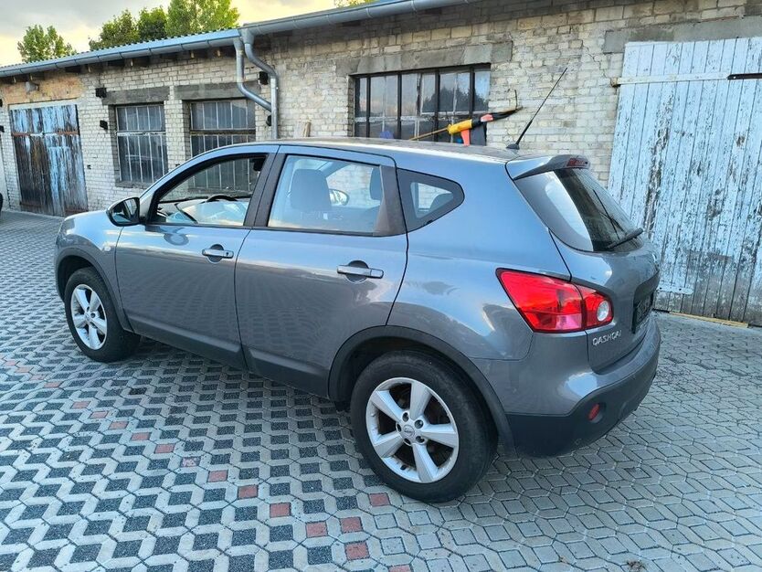 Nissan Qashqai 182.000 km 5.900 € FRANKFURT (ODER) 15230