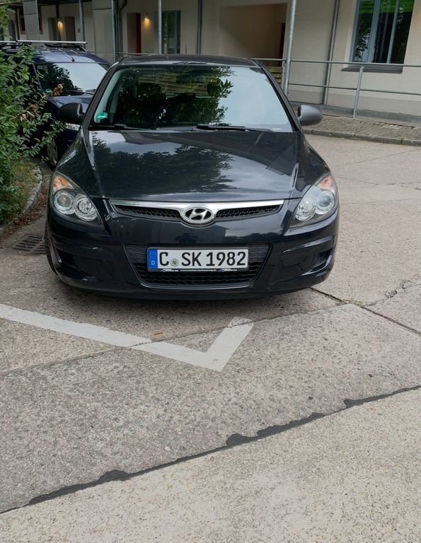 i30