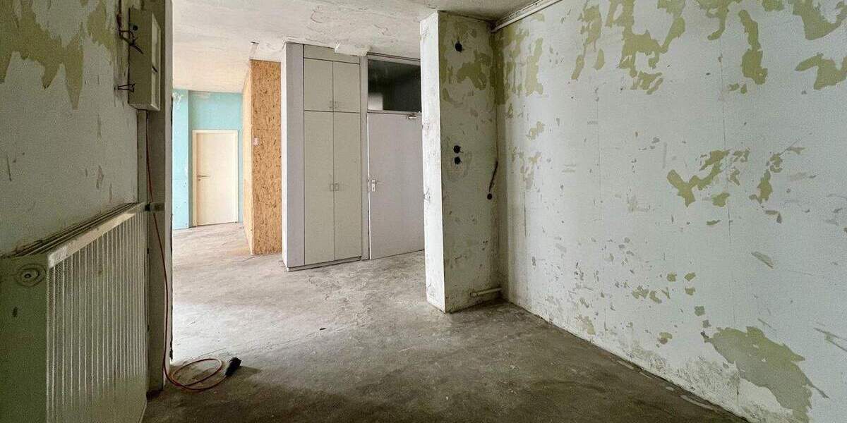 Gewerbeeinheit mit vielseitiger Nutzungsmöglichkeit - vermietete Teilfläche und großzügige Lagerflächen 4 zimmer