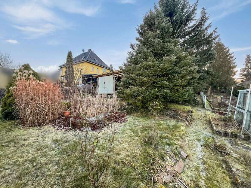 Grundstück in Crimmitschau 75.000 € 920 m²