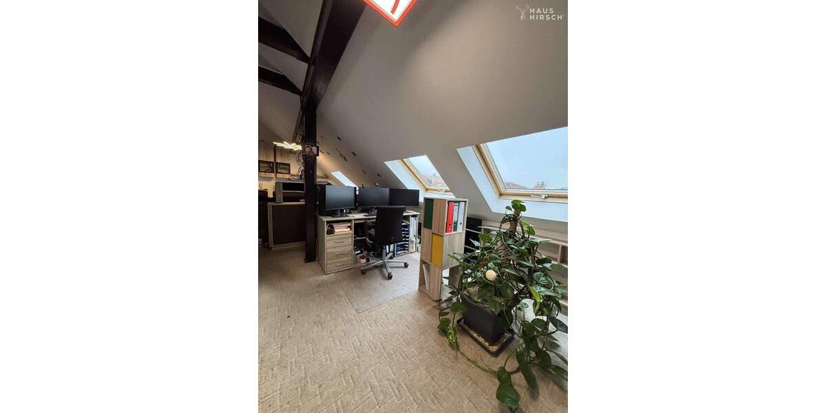 Gemütliche Dachgeschosswohnung mit Entwicklungspotenzial 3 zimmer