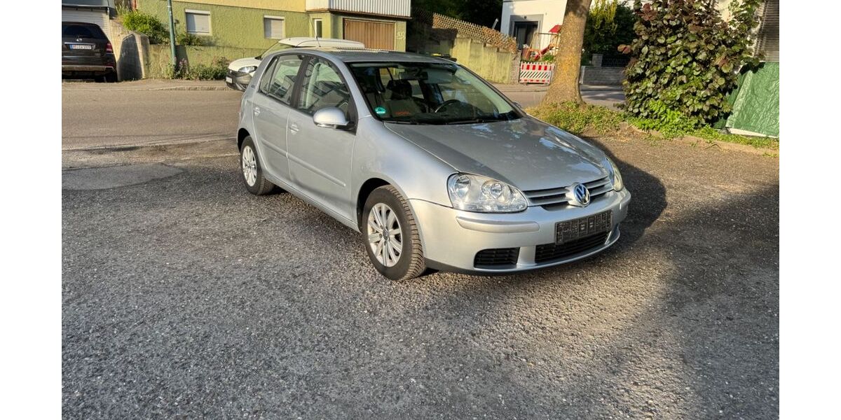 VW Golf 170.000 km 2.900 &euro; Mühlacker 75417