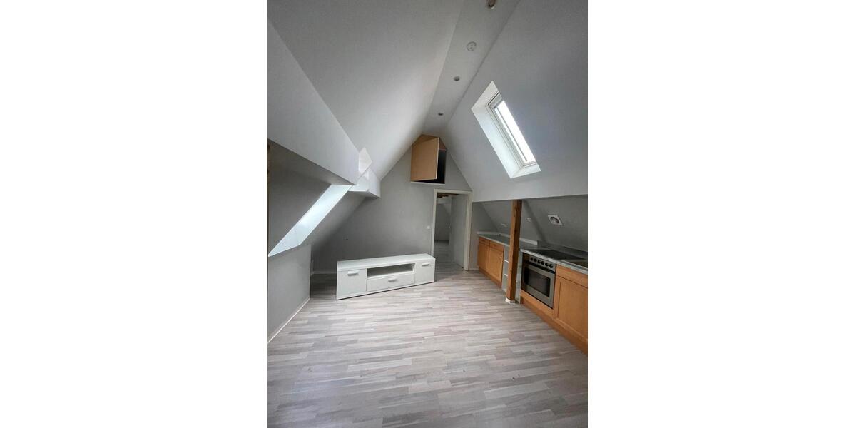 Etagenwohnung Zirndorf - 6 Zimmer, 145 m&sup2;, 270.000&euro; | Angebot:27077343