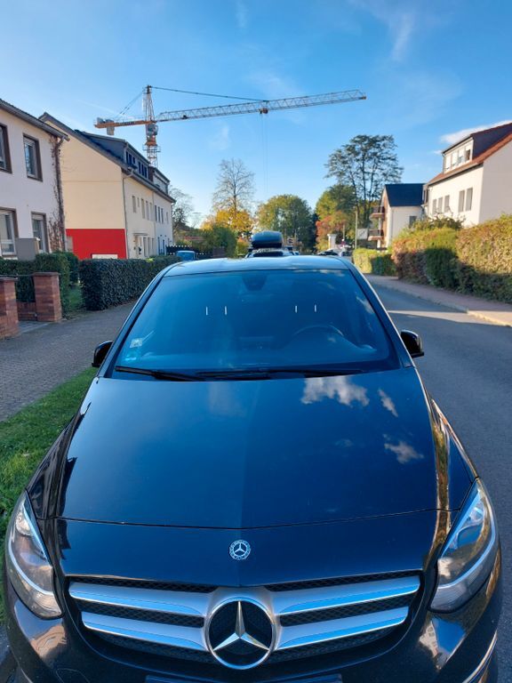 Mercedes-Benz 190 133.000 km 12.900 € Bad Vilbel 61118