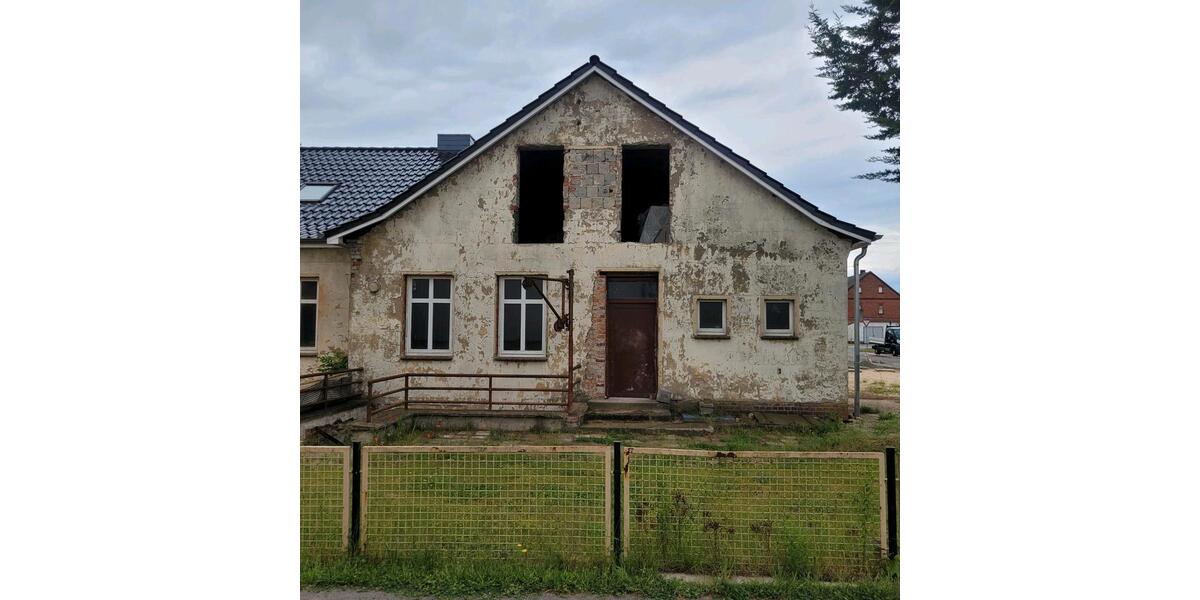 Reihenhaus Klötze - 4 Zimmer, 157 m&sup2;, 80.000&euro; | Angebot:26821679