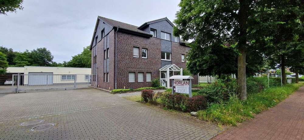 Halle in Neukirchen-Vluyn 2.240 € 348 m²