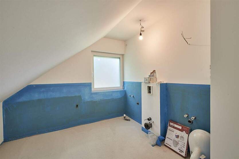 Provisionsfrei! Modernisiertes Raumwunder mit vielfältigen Nutzungs- und Gestaltungsmöglichkeiten 8 zimmer