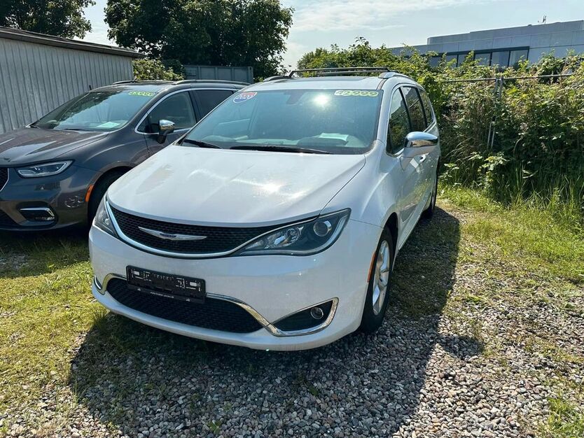 Chrysler Pacifica 104.000 km 34.999 € Hamburg 22309