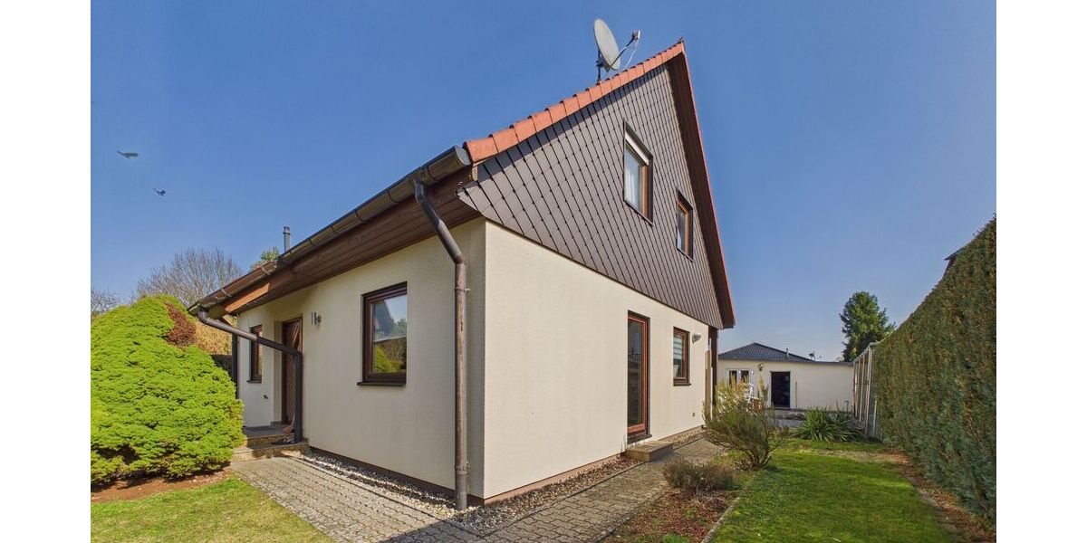 Mehr Raum als erwartet: Einfamilienhaus mit praktischer Raumstruktur, Doppelgarage, Carport und Pool - Einfamilienhaus Grünheide (Mark) | Angebot:26020268