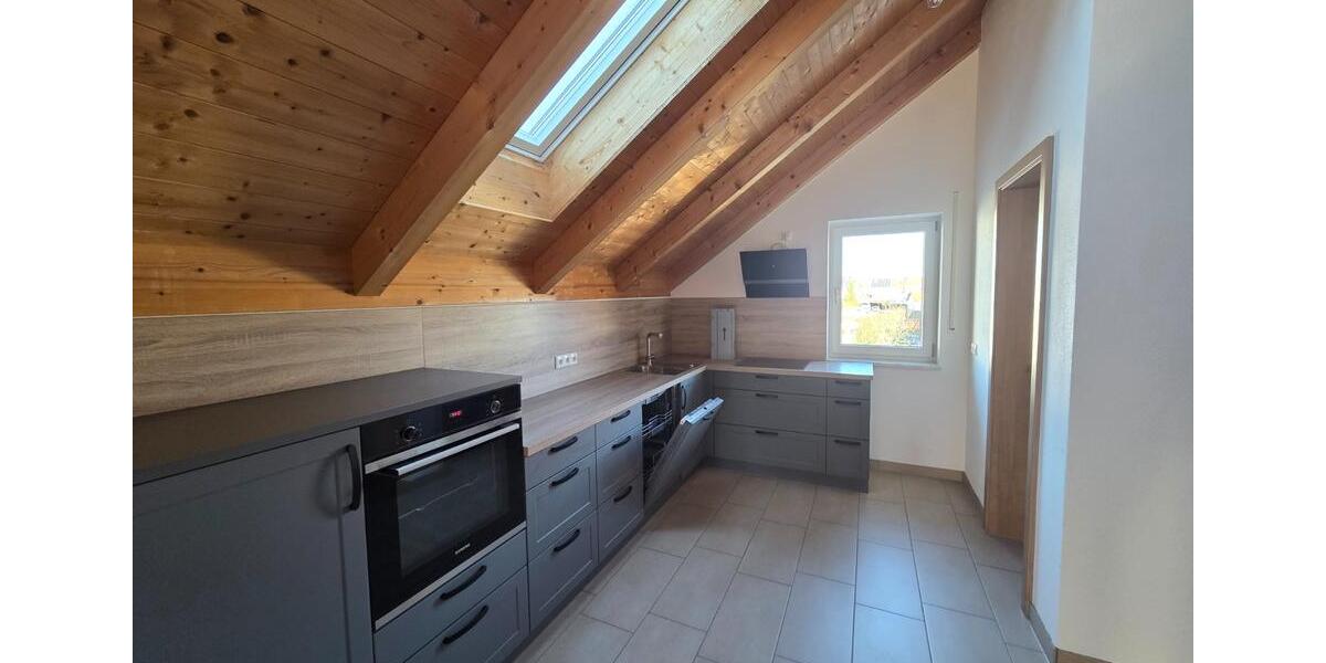 3 Zimmer - Dachgeschoss-Wohnung in Mettenheim-Hart 3 zimmer