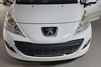 Peugeot 207 170.000 km 2.950 &euro; Wiesbaden 65207