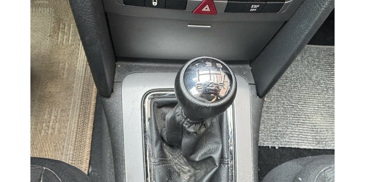 Peugeot 407 1. Hand nur 91tkm Kampfspuren 91.000 km 3.999 &euro; Hamburg 22339
