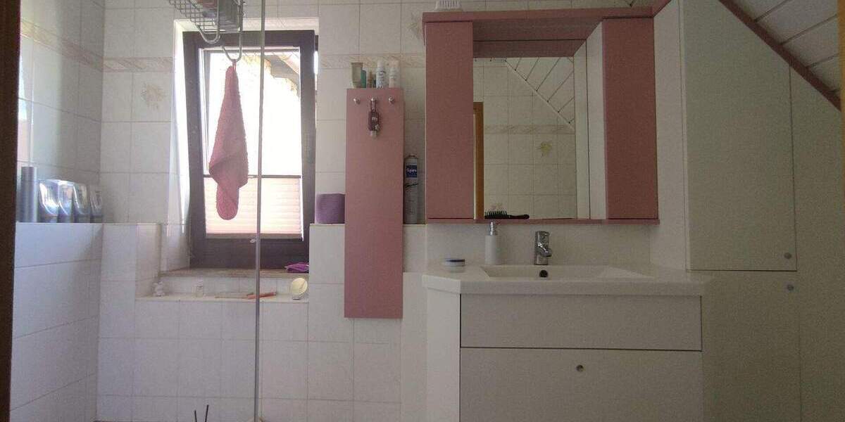Mehrfamilienhaus, Wohnhaus Bitterfeld-Wolfen Bobbau - 8 Zimmer, 197 m&sup2;, 250.000&euro; | Angebot:25822452