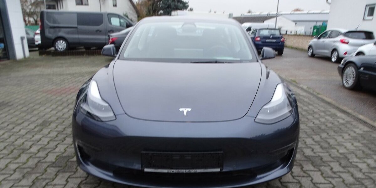 Tesla Model 3 Performance 38.031 km 29.890 &euro; Rodgau 63110
