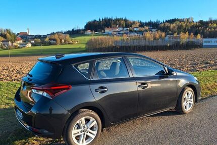 Toyota Auris 68.000 km 11.799 &euro; Hauzenberg 94051