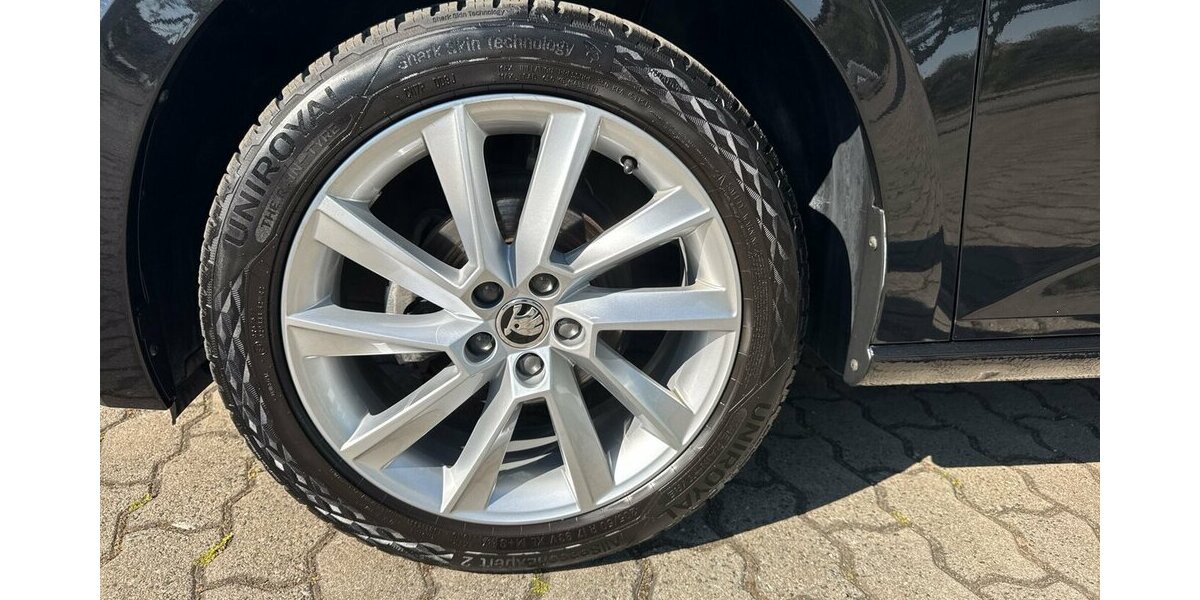 Skoda Scala TSi Clever * LED/Navi-Amundsen/virt.Cockpit/ 27.272 km 17.980 &euro; Bamberg 96052