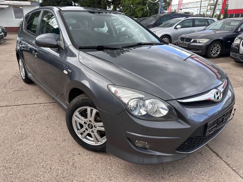i30