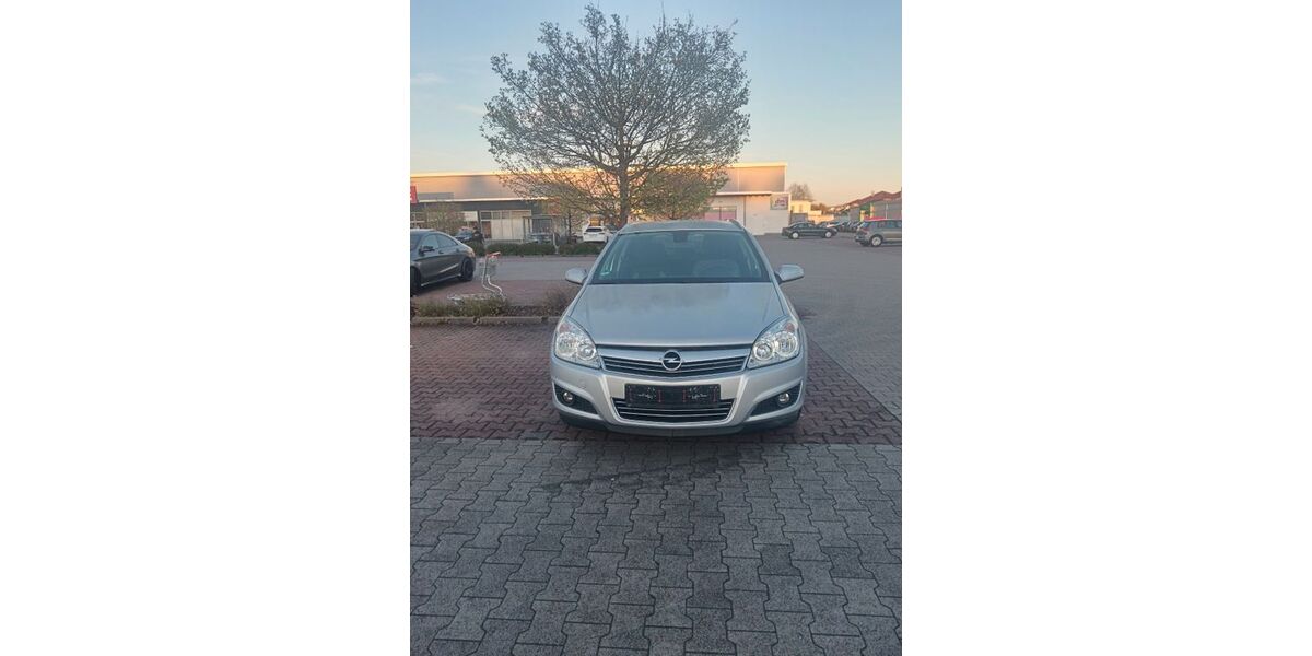 Opel Astra 148.000 km 3.200 &euro; kehl 77694