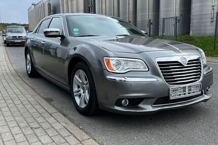 Lancia Thema 155.000 km 11.900 € Berlin 12351