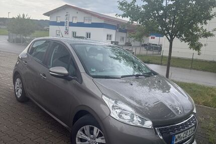 Peugeot 208 99.000 km 4.800 € Weilheim 82362