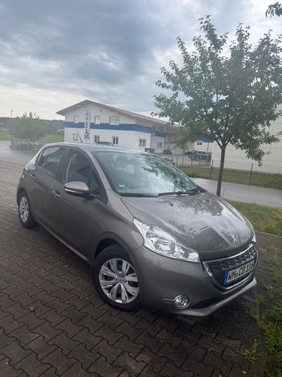 Peugeot 208 99.000 km 4.800 € Weilheim 82362