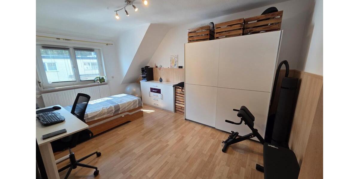 Dachgeschoßwohnung Schlüchtern - 3 Zimmer, 80 m&sup2;, 660&euro; | Angebot:26701994