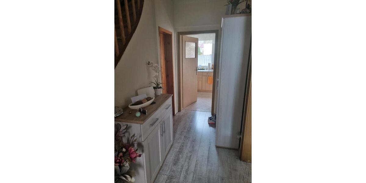 Reihenhaus Hoyerswerda - 5 Zimmer, 105 m&sup2;, 210.000&euro; | Angebot:26393054