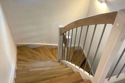 Haus zum Mieten in Ober-Mörlen 2.100 € 125 m² 5 zimmer