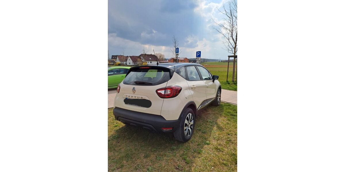 Renault Captur 98.600 km 8.590 &euro; Adelsdorf 91325