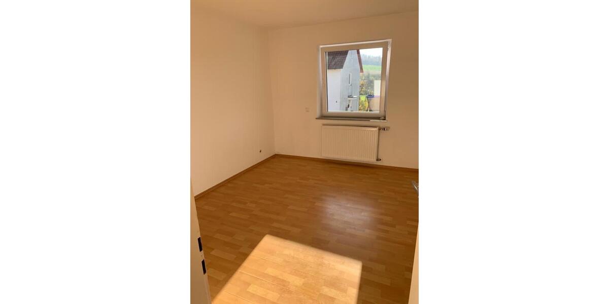 Erdgeschoßwohnung Öhringen - 4.5 Zimmer, 90 m&sup2;, 1.200&euro; | Angebot:26268858