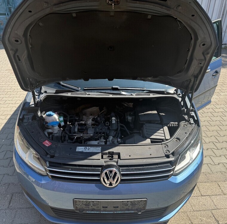 VW Touran 142.500 km 5.750 € Berlin 10178