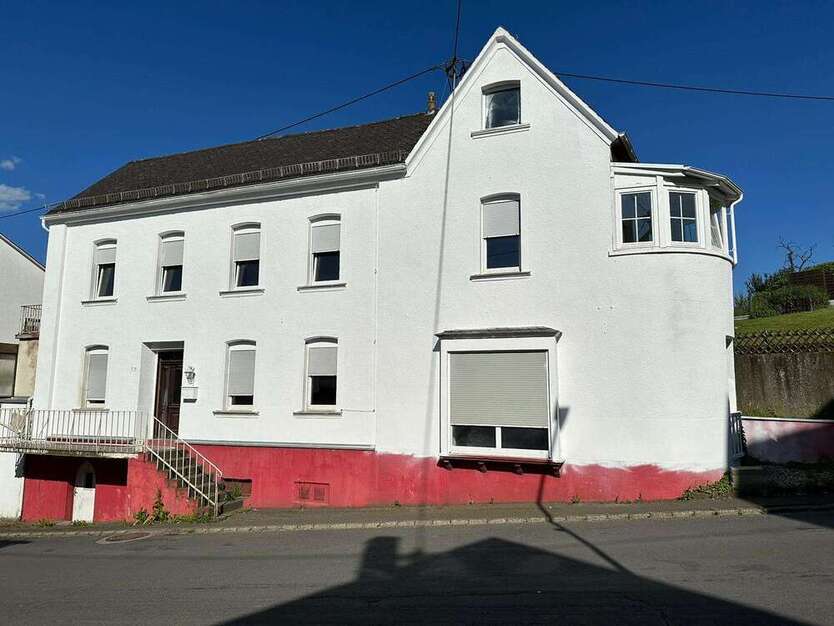 Haus zum Kaufen in Lutzerath 99.000 € 186 m²
