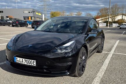 Tesla Model 3 32.000 km 36.500 € Stuttgart 70567