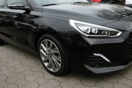 Hyundai i30 121.878 km 12.800 &euro; Hamburg 22459