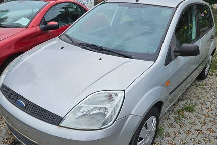 Ford Fiesta 150.000 km 1.499 &euro; Berlin 12439
