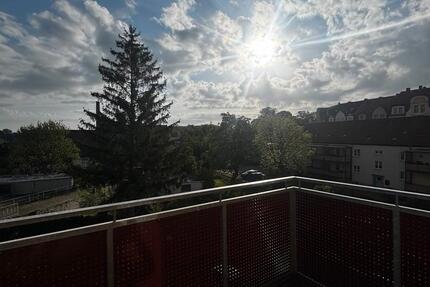 Sanierte 4 Zimmer Wohnung mit Balkon