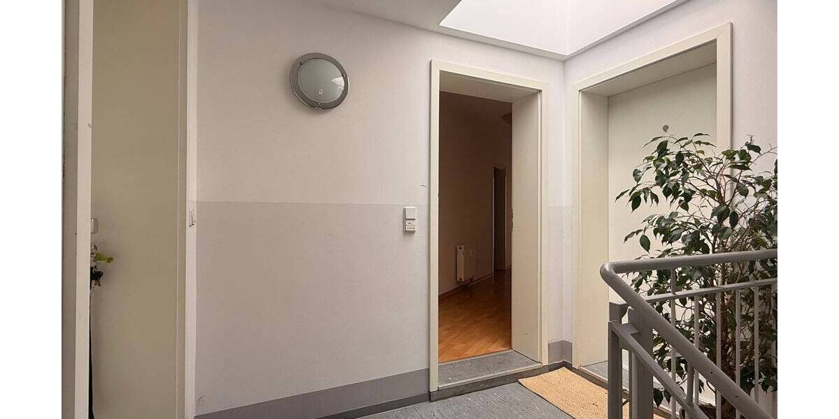 Etagenwohnung Halle Giebichenstein - 2 Zimmer, 63 m&sup2;, 600&euro; | Angebot:26345412