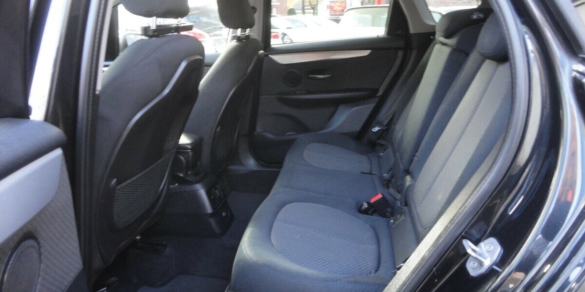 BMW 218 Active Tourer Autom+Navi Service+Kette neu 112.000 km 10.999 &euro; Neuss 41462