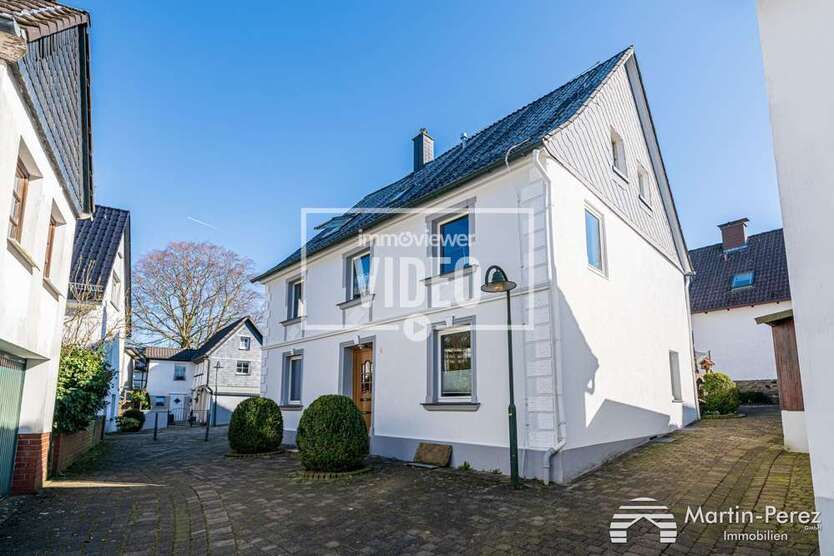 Haus zum Kaufen in Breckerfeld 320.000 € 230 m²