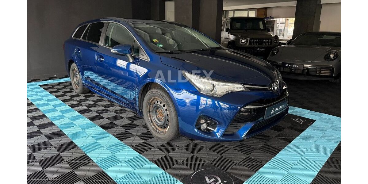 Toyota Avensis 138.713 km 5.900 &euro; Bad Arolsen 34454