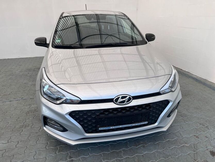 i20