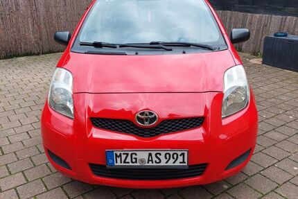 Toyota Yaris 178.820 km 2.450 € Beckingen 66701