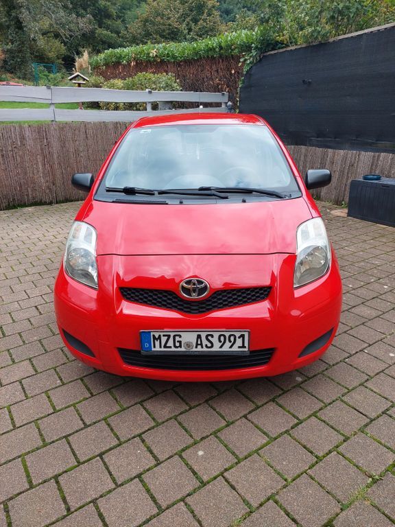 Toyota Yaris 178.820 km 2.450 € Beckingen 66701