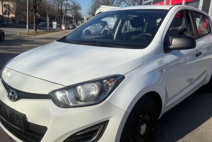 Hyundai i20 195.000 km 2.450 &euro; München OT Trudering-Riem 81825